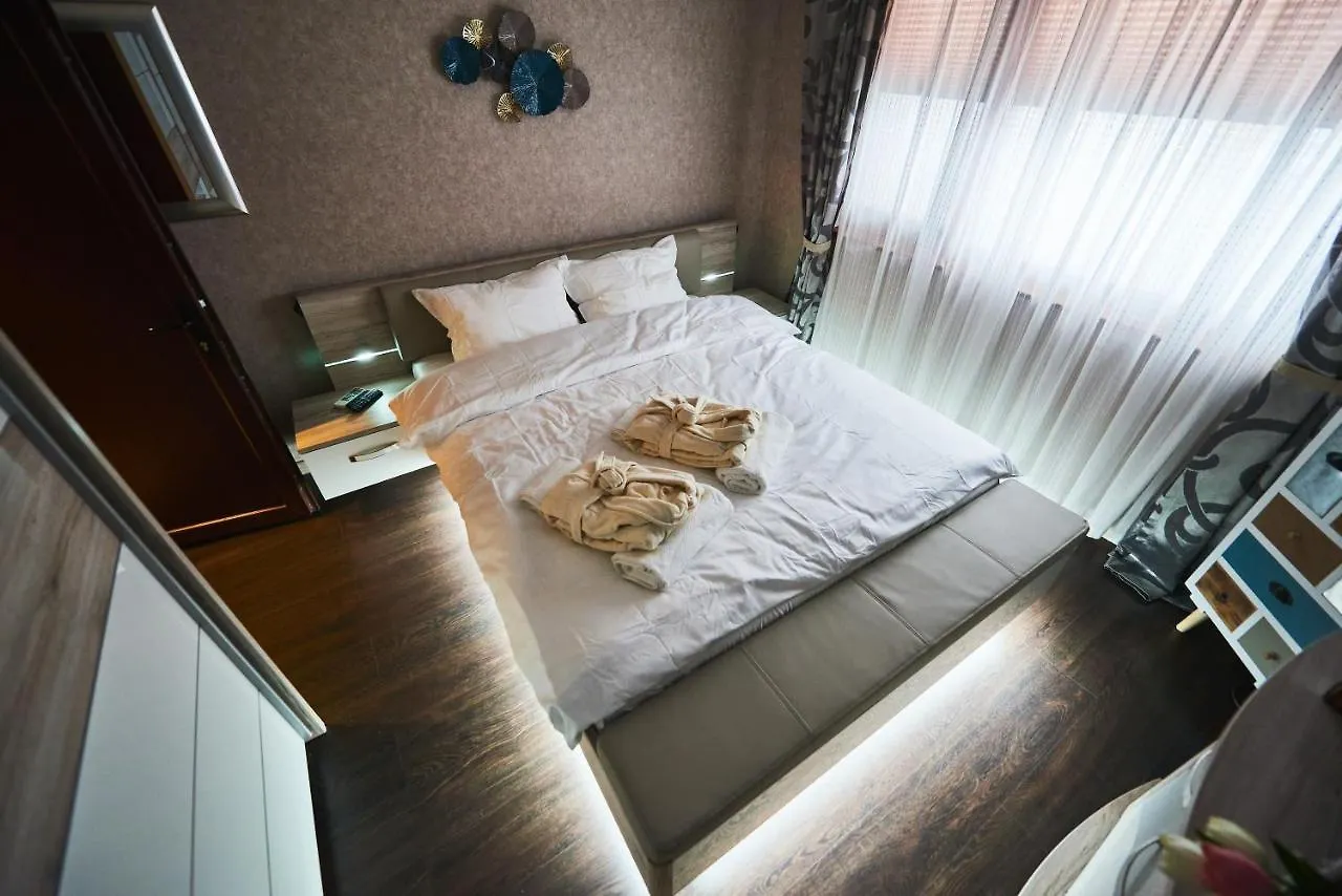 Apartment Alpremira فارنا 0*,